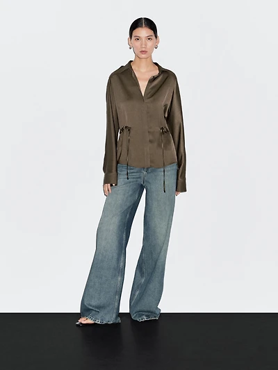 Flowing shirt with waist detail