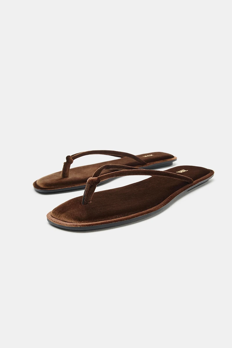 VELVET EFFECT FLAT SANDALS