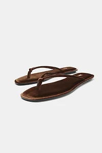 VELVET EFFECT FLAT SANDALS