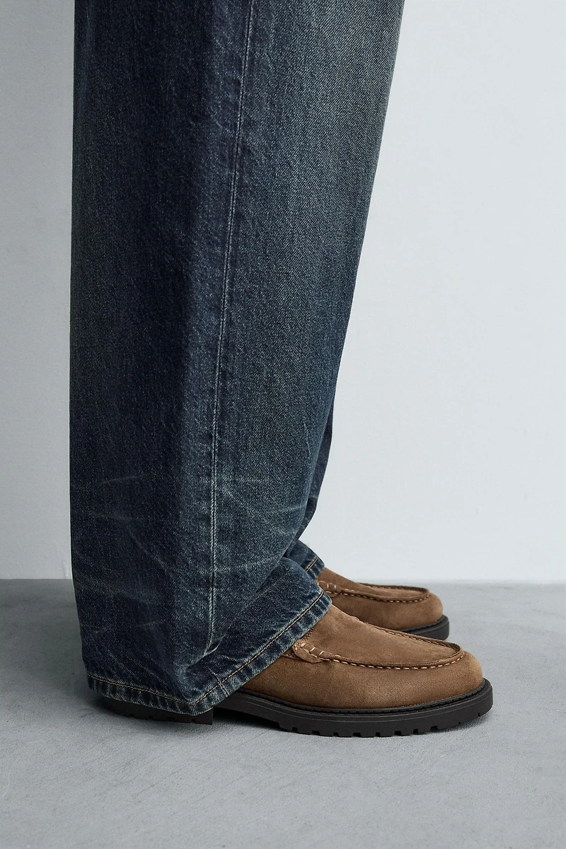 CHAUSSURES EN CUIR À BOUCLE