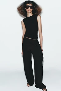 SLEEVELESS T-SHIRT
