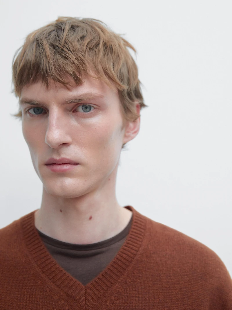 Wool V-neck knit sweater