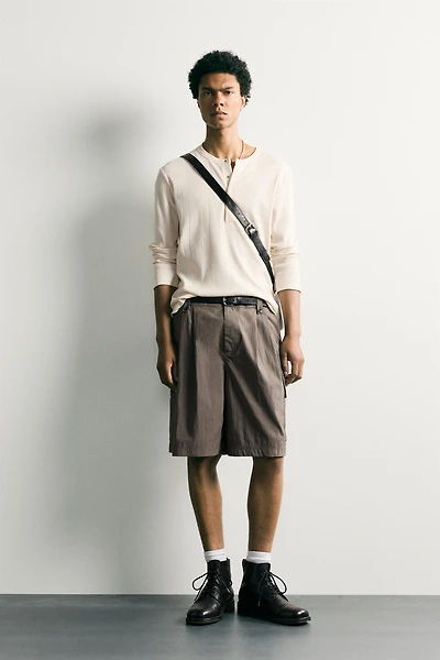 RELAXED FIT PLEATED CARGO SHORTS