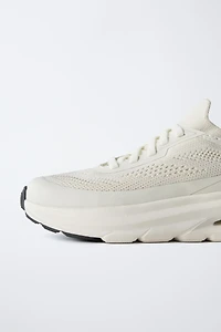 SNEAKERS WITH SOLE DETAIL