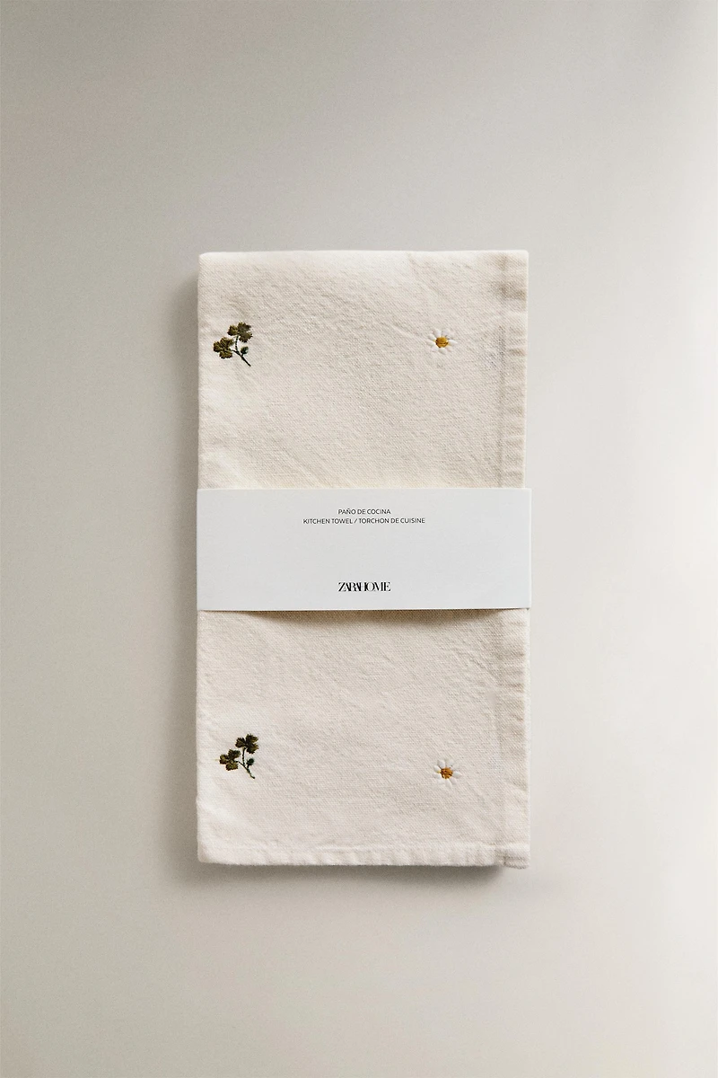 EMBROIDERED CLOVER KITCHEN TOWEL