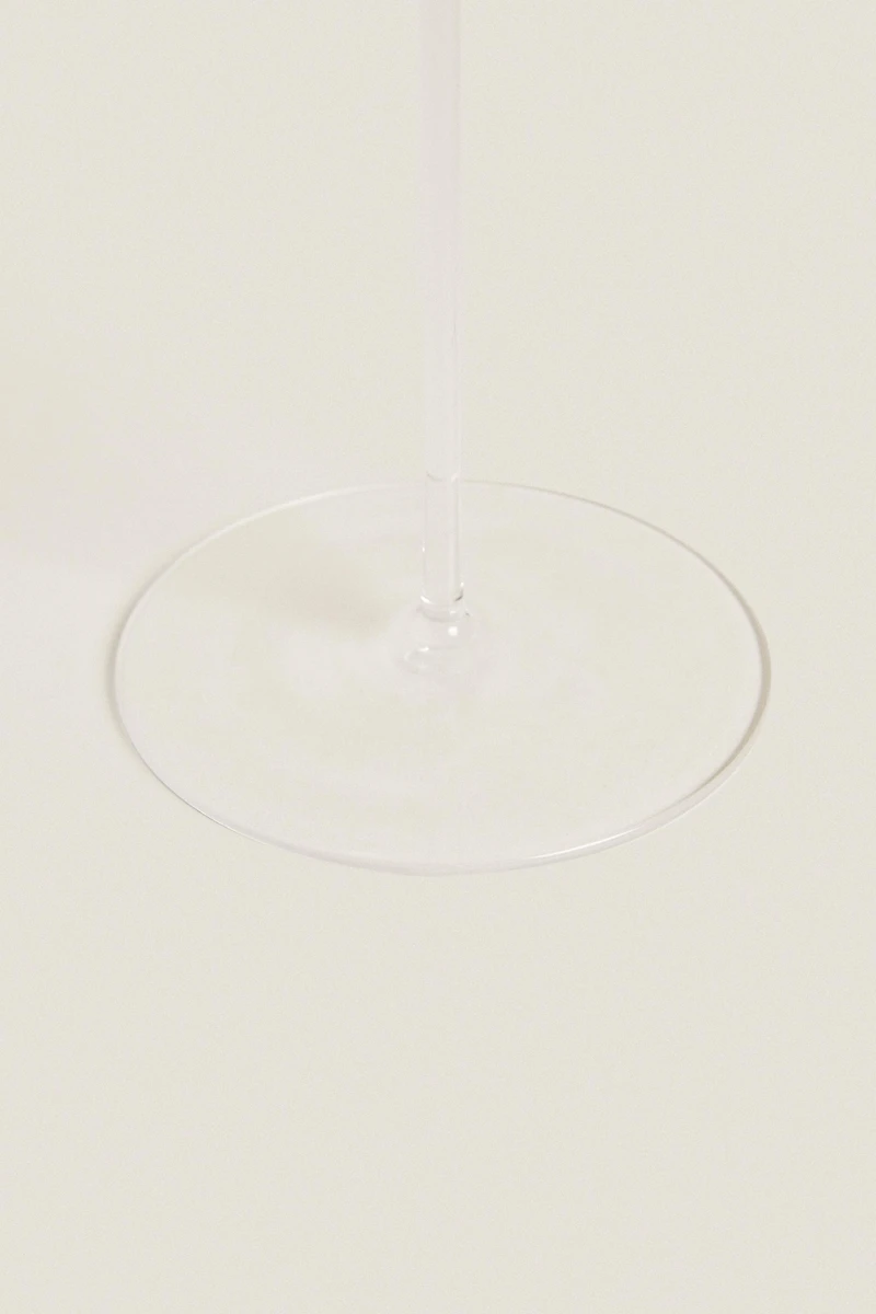 ULTRA LIGHTWEIGHT GLASS WINE GLASS