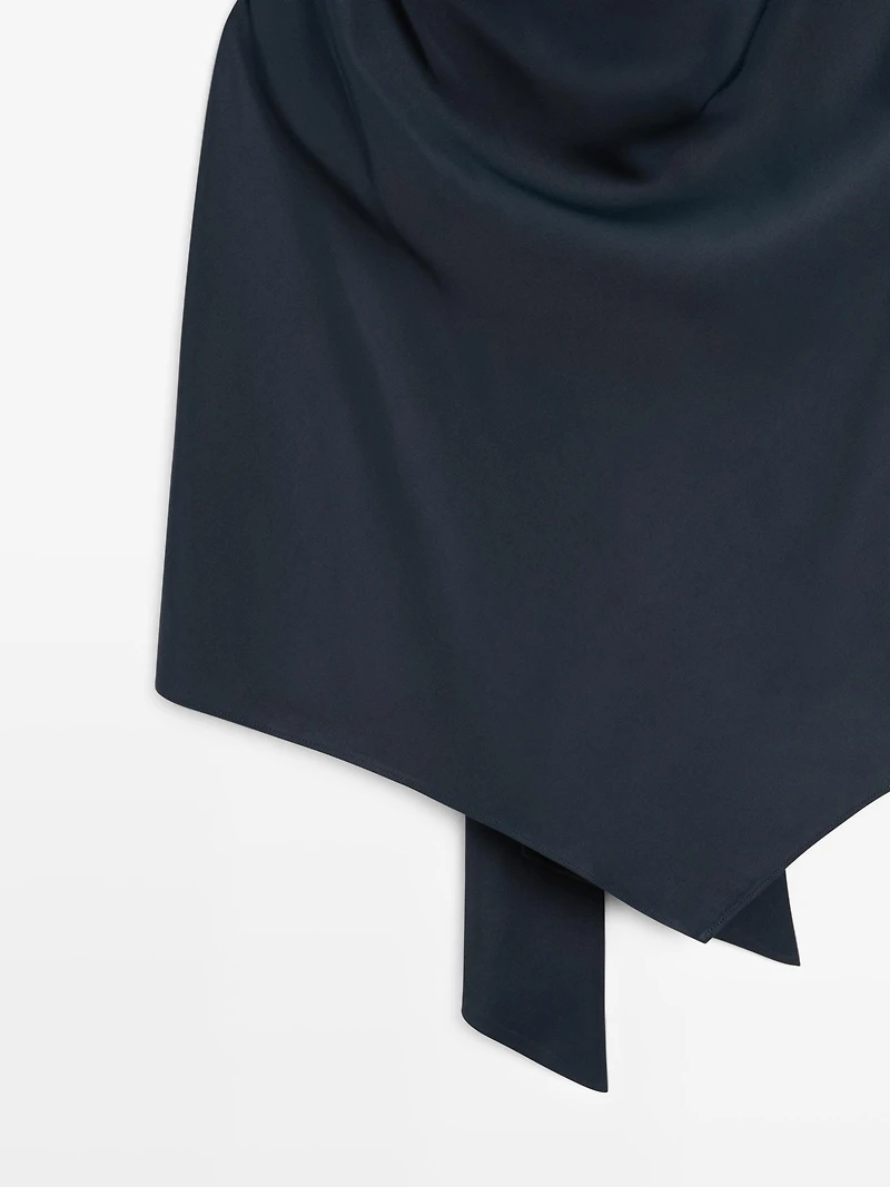 Total look cowl neck top