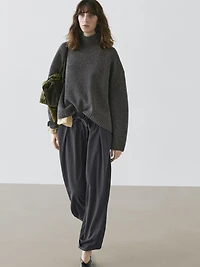 Knit 100% wool turtleneck sweater
