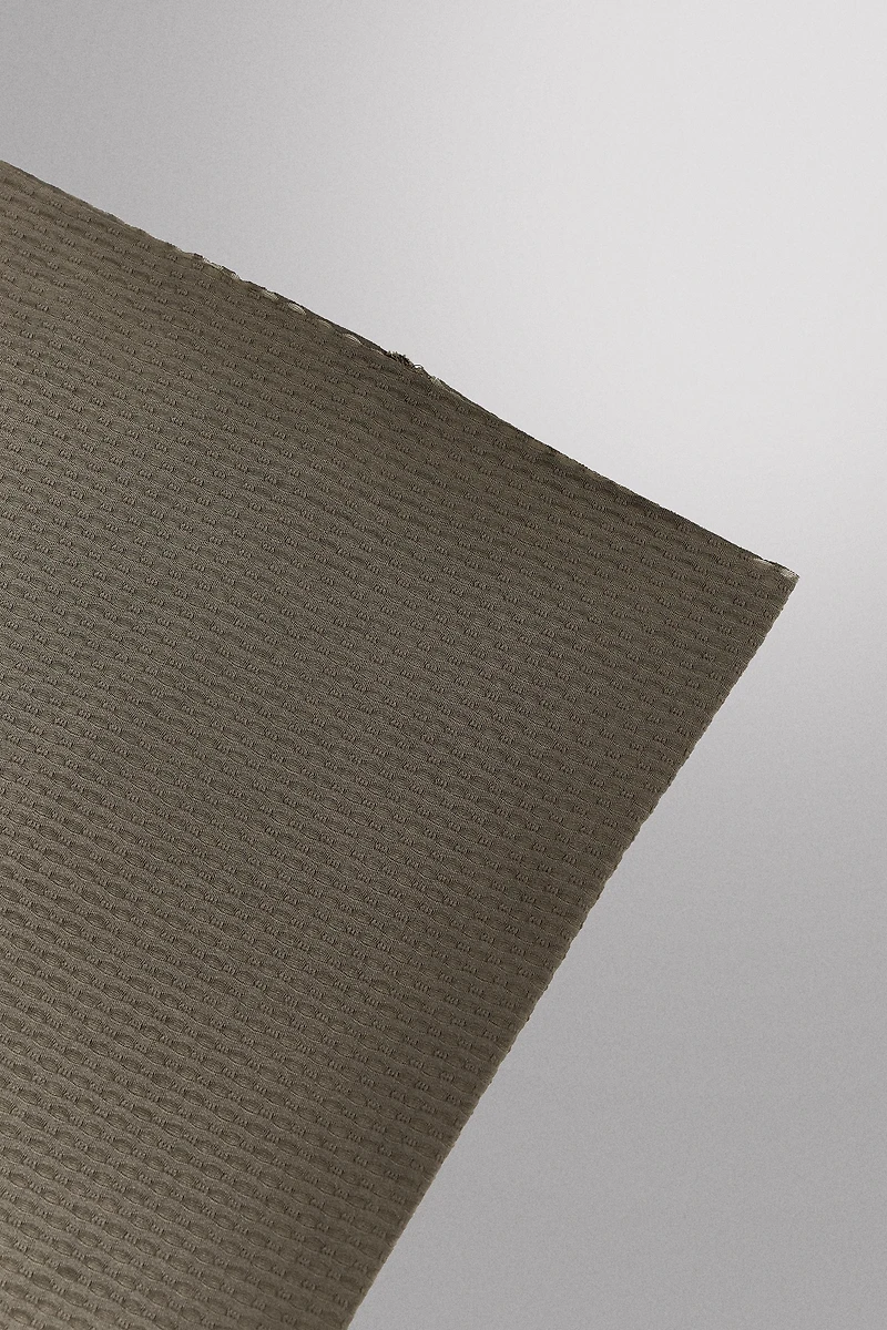TEXTURED NECK WARMER