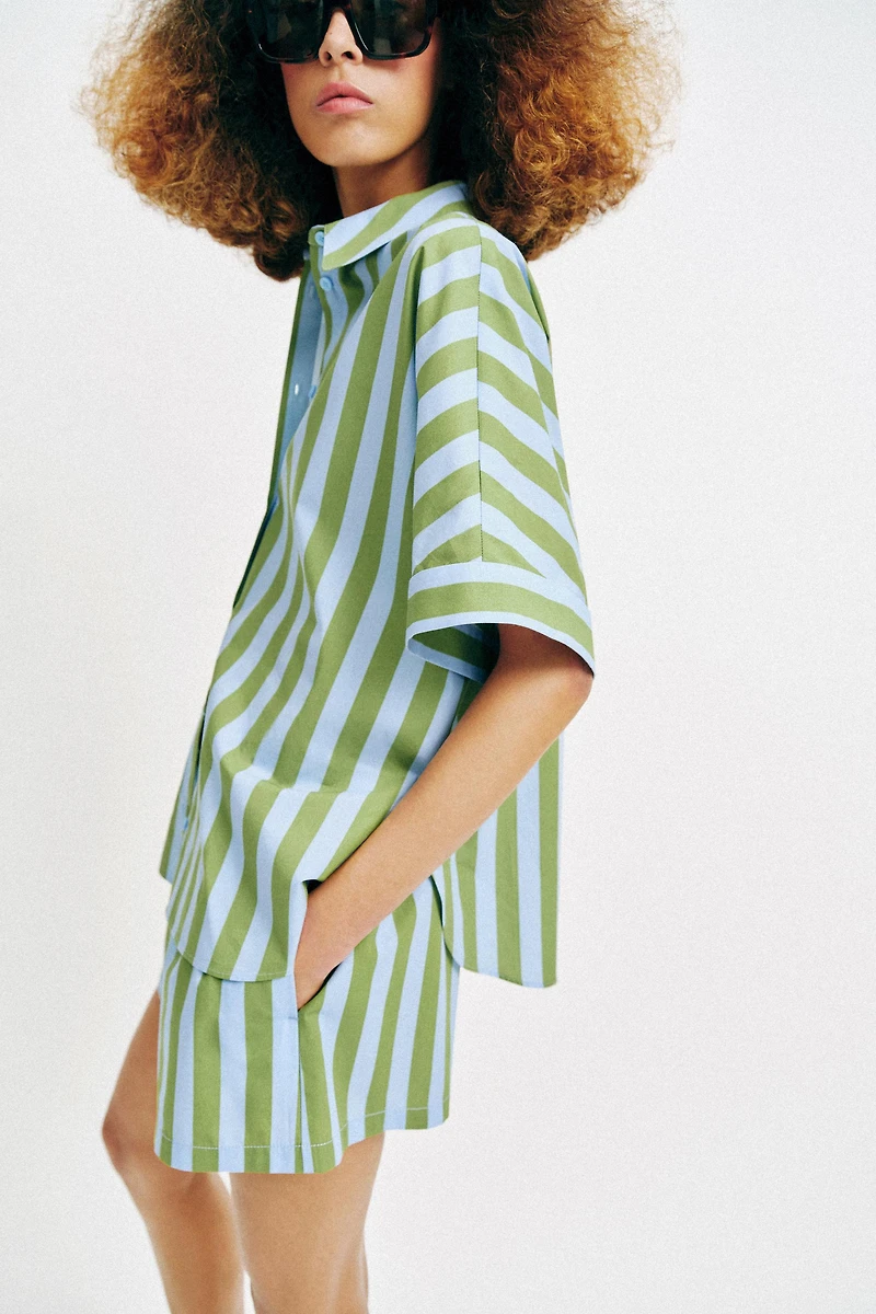 OVERSIZED STRIPED SHIRT