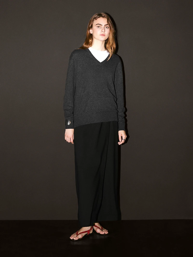 Knit 100% cashmere V-neck sweater