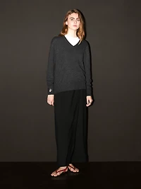 Knit 100% cashmere V-neck sweater