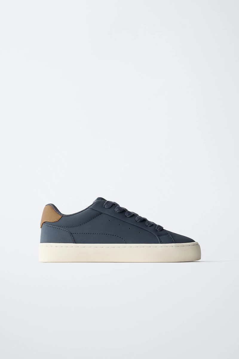 BASIC SNEAKERS