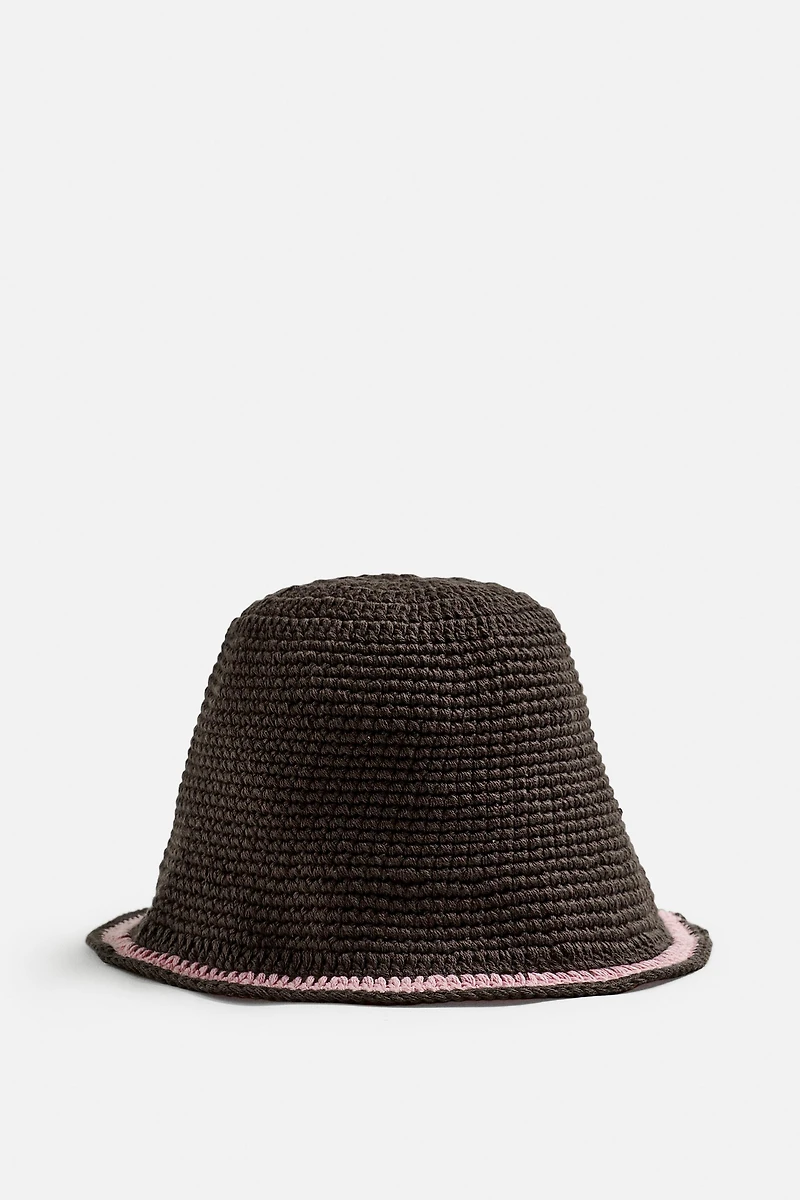 CROCHET BAND BUCKET HAT