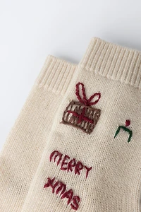 CHAUSSETTES BRODÉES AVEC LAINE