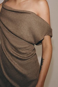 ASYMMETRIC RUSTIC TOP