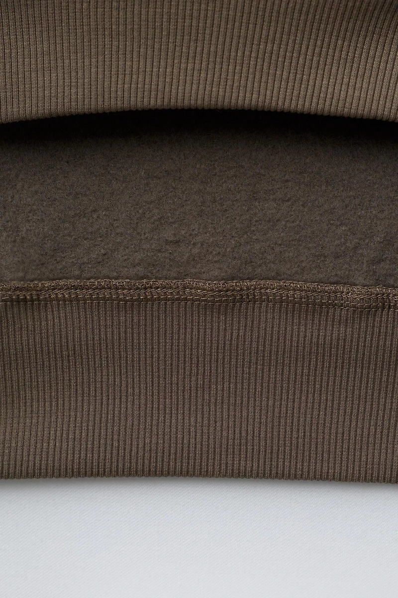 HOODIE AND JOGGER PANTS WITH LABELS SET