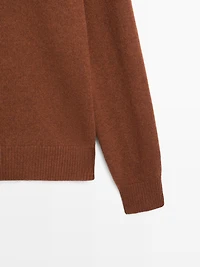 Wool V-neck knit sweater