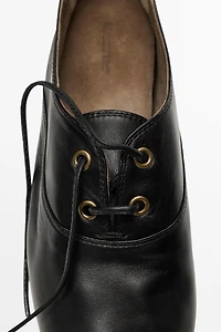 Soft leather lace-up shoe