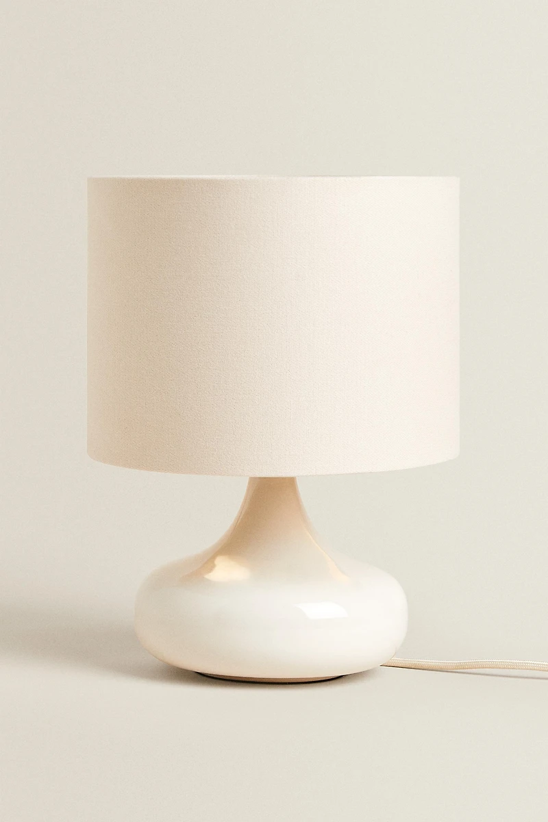 CERAMIC BASE TABLE LAMP