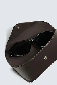 ÉTUI À LUNETTES EN CUIR