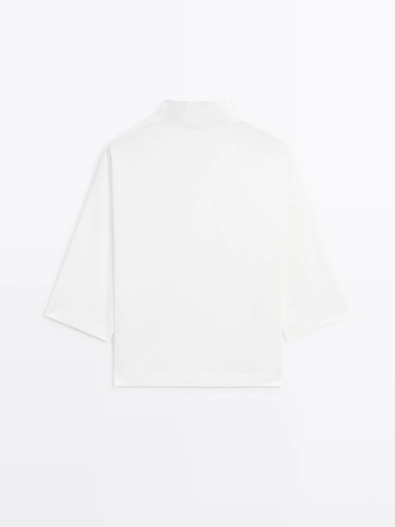 Funnel neck T-shirt