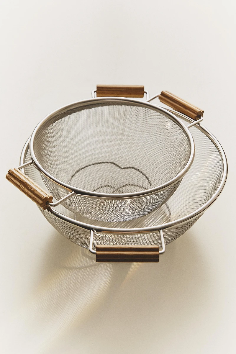 KITCHEN COLANDER WOODEN HANDLES