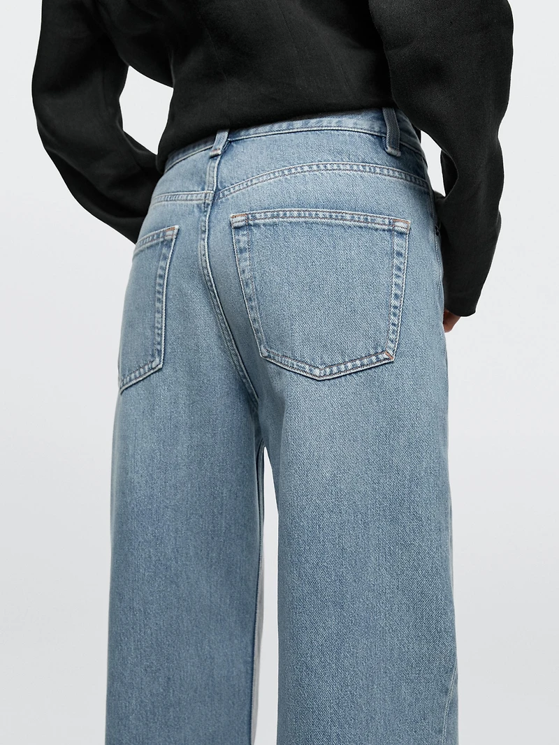 High-waist wide-leg jeans