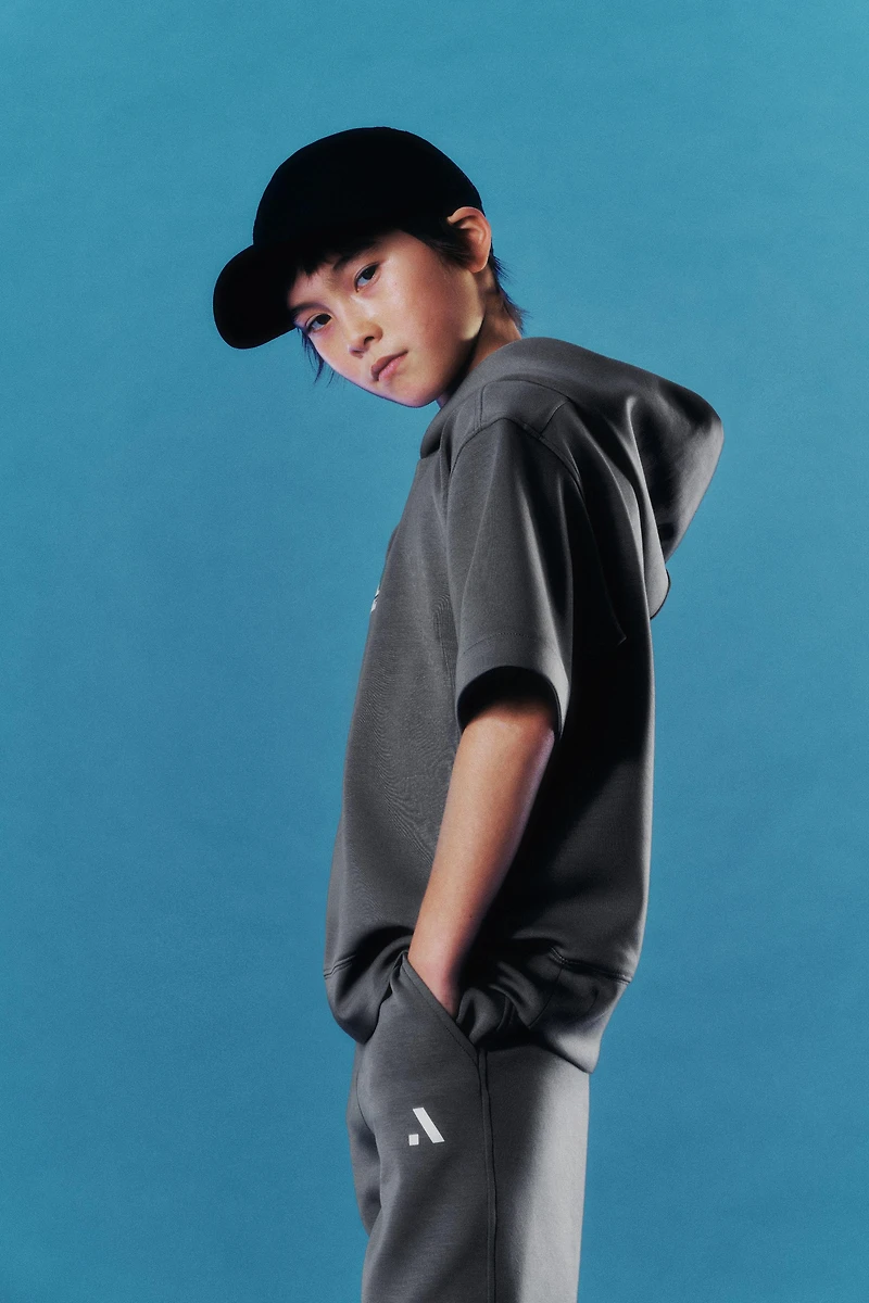 SPORTY SHORT SLEEVE MODAL HOODIE