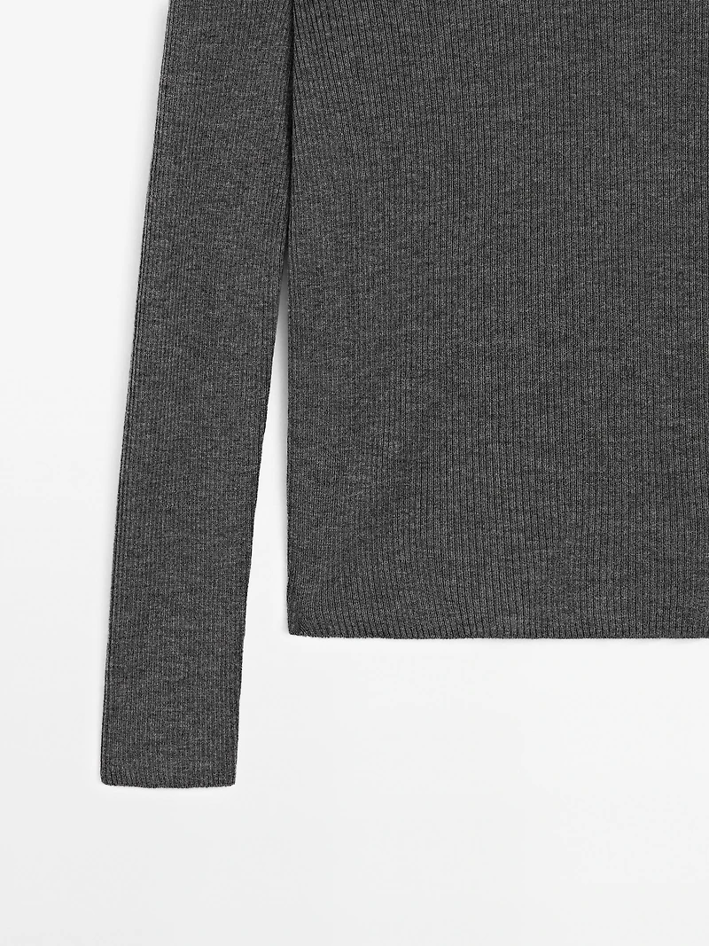 Pull laine en maille côtelée