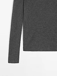 Pull laine en maille côtelée