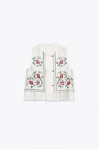 FLORAL EMBROIDERED TOP