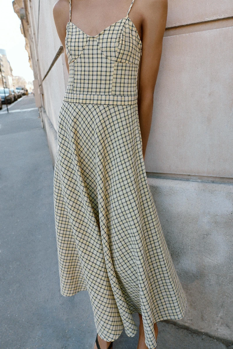 ROBE MI-LONGUE À BRETELLES CARREAUX