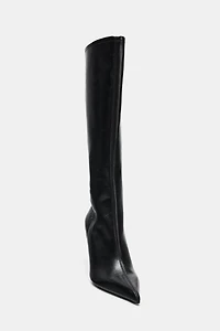FITTED HEEL BOOTS