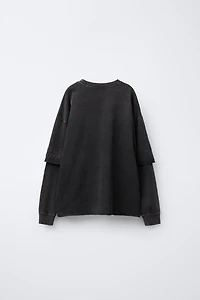 WASHED EFFECT DOUBLE SLEEVE RAISED TEXT T-SHIRT