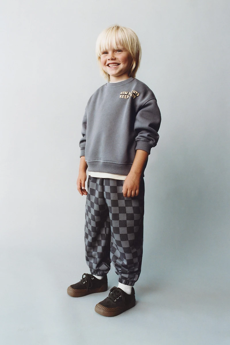 CHECKERBOARD SWEATSHIRT AND PANTS JOGGING SET