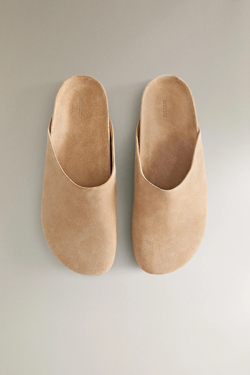 MINIMALIST LEATHER CLOGS