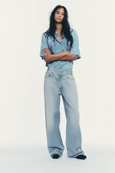 TRF HIGH-WAIST WIDE LEG CROSSOVER JEANS