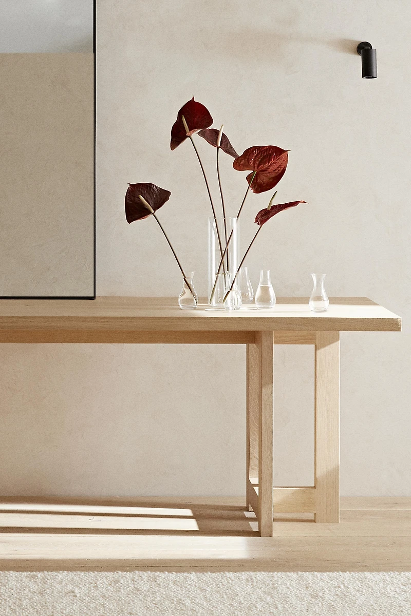 DESK 01
