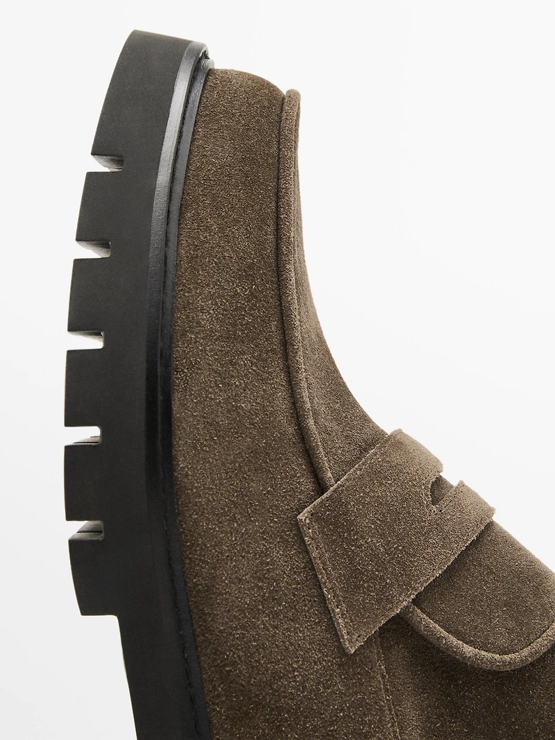 Bottines plates à semelle crantée