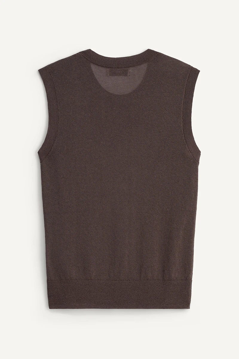 FLORAL JACQUARD KNIT VEST