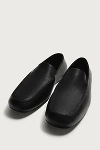 LEATHER LOAFERS
