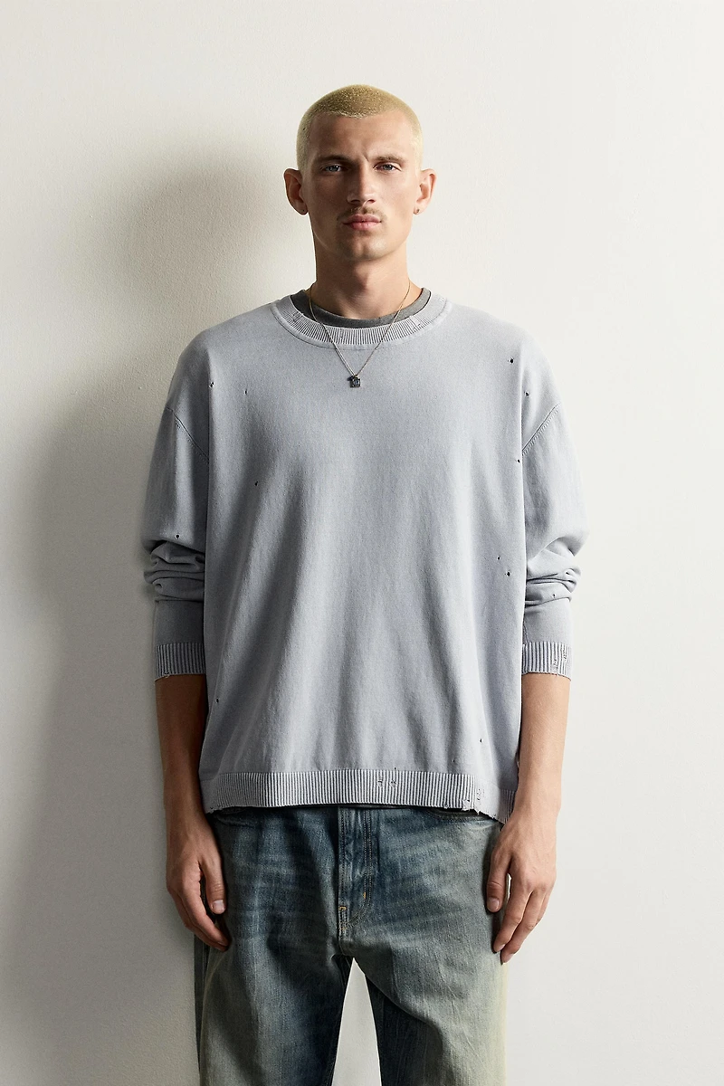 LIGHTWEIGHT DISTRESSED JUMPER