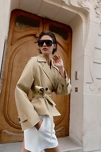 CROPPED TRENCH COAT WITH BELT AND EPAULETS