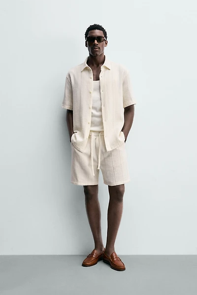 BERMUDA REGULAR FIT STRUCTURÉ