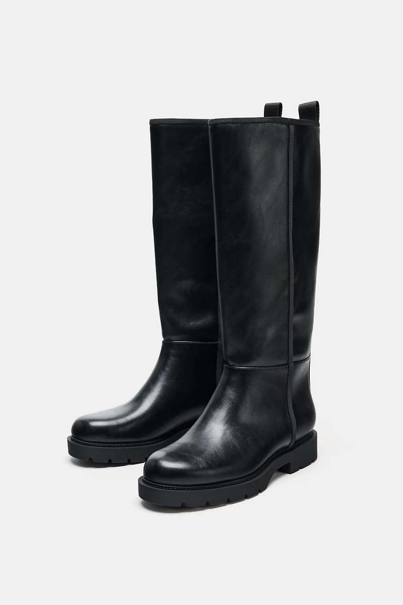 LOW-HEELED BOOTS WITH TOPSTITCHING