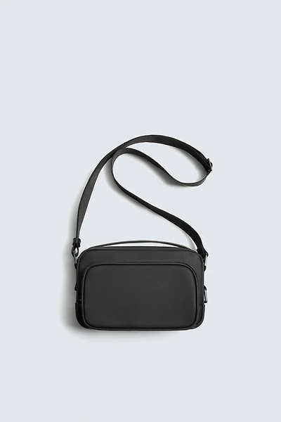 TEXTURED CROSSBODY BAG