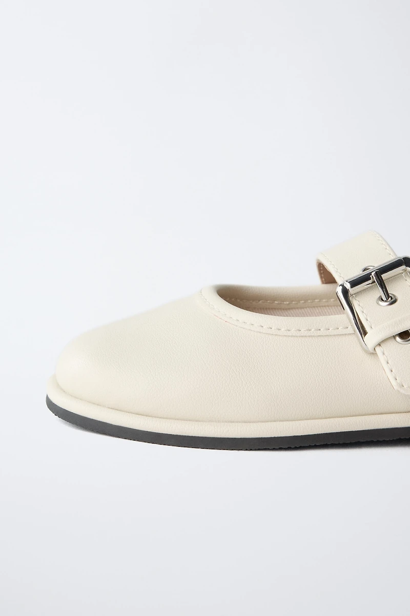 BALLERINES À BOUCLE