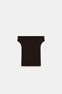 FITTED TOP WITH CONTRAST PIPING