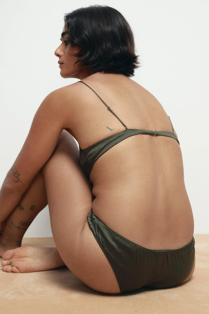 BRALETTE TEXTURÉ AVEC SOIE